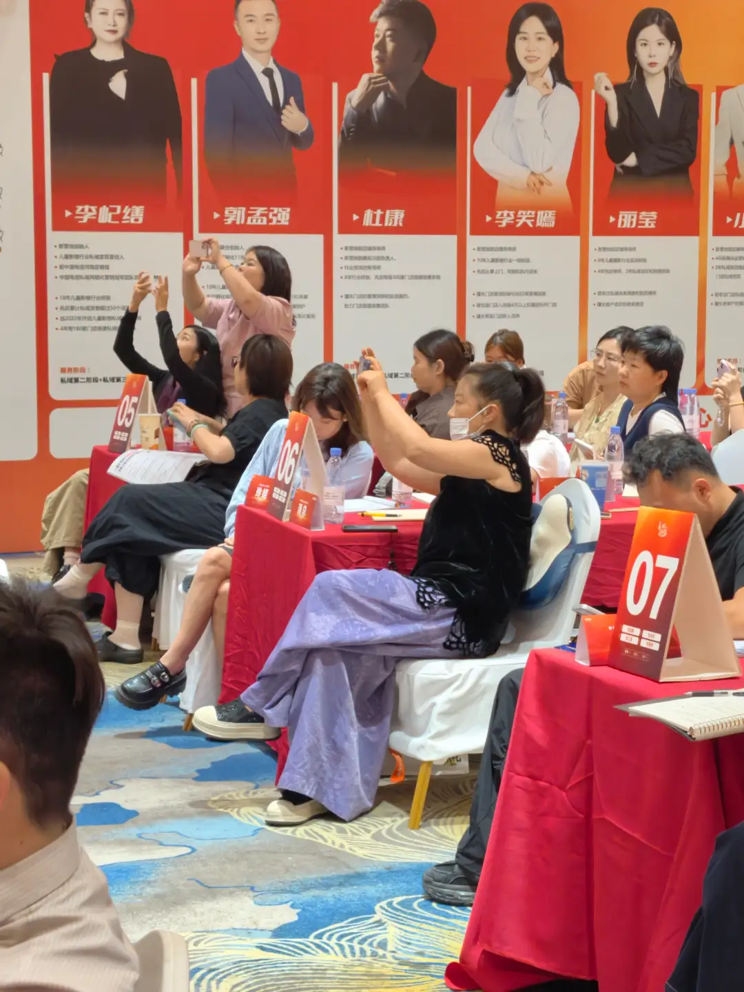 我做美团/大众点评,利润都被平台抽走了,怎么建立自己的地盘?