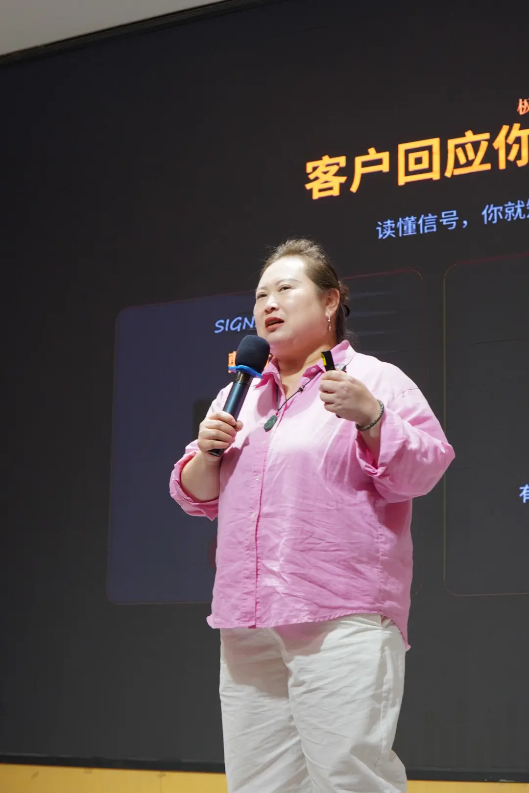 我微信里加了几千个拍过照的家长，除了发广告，还能干什么？