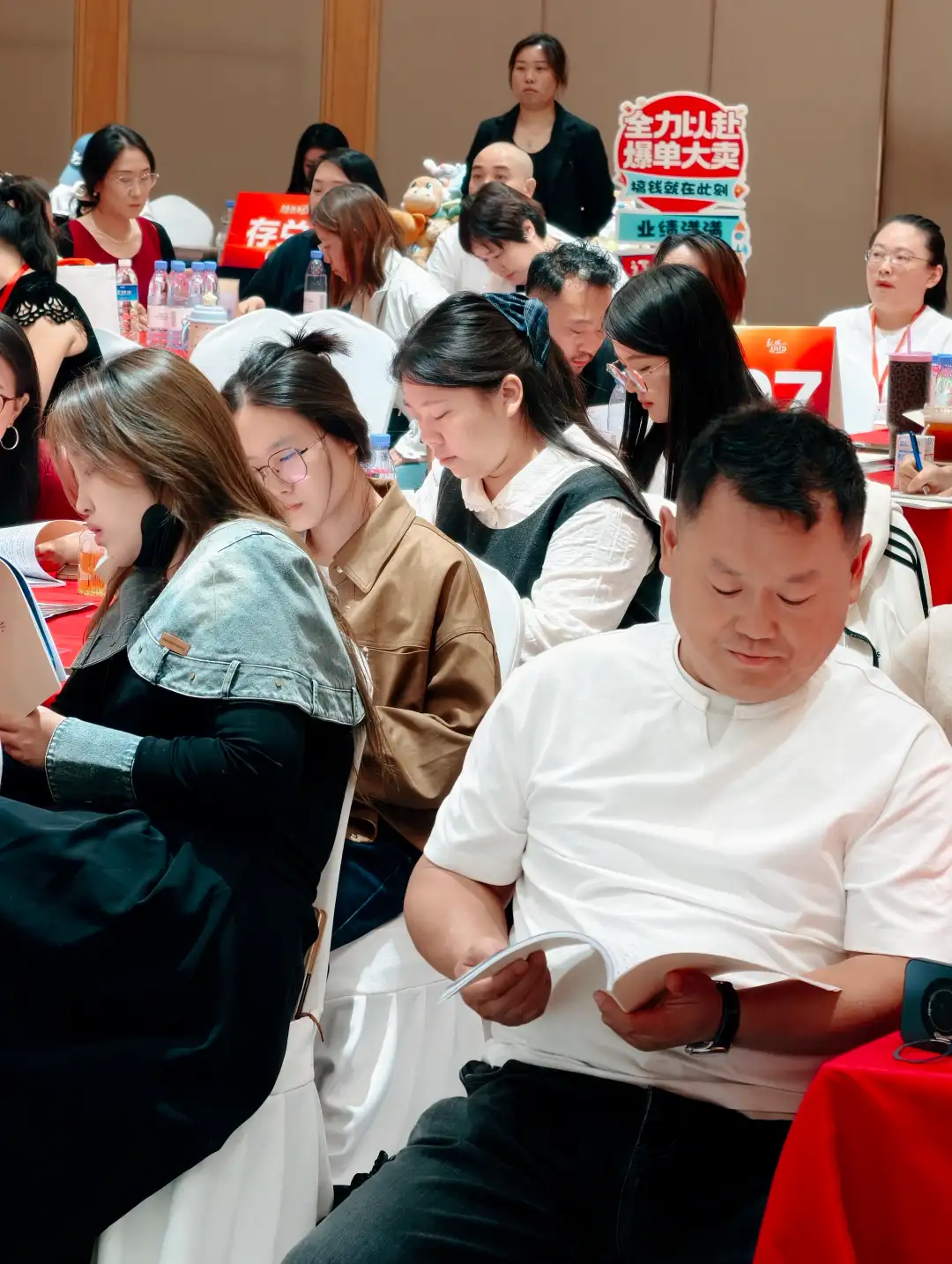 私域和普通的微信群发有什么区别?是不是一回事?儿童影楼私域运营,儿童影楼大一销辅导