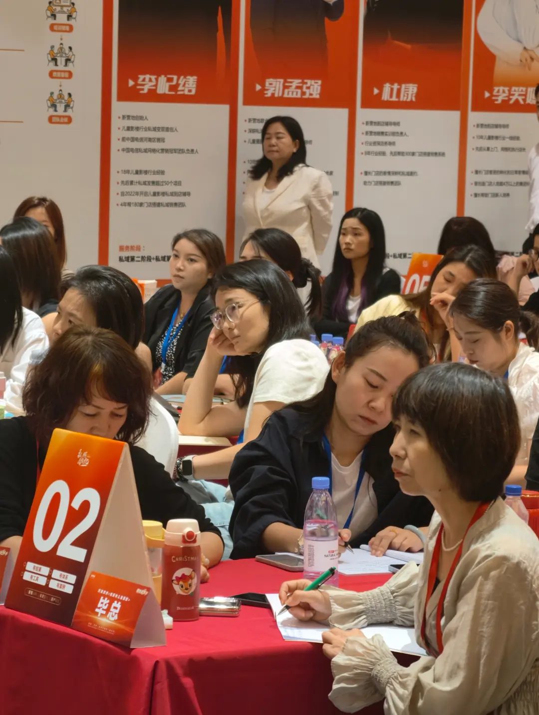 私域是不是就是建个群,然后每天发广告?儿童影楼私域运营
