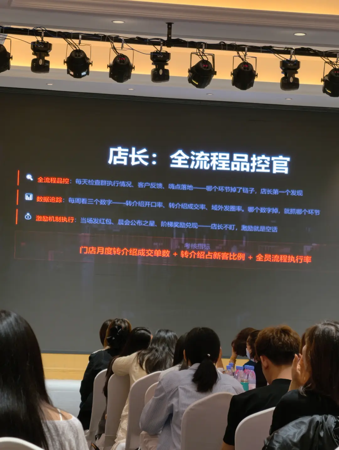 私域里到底发什么内容？我朋友圈全是客片，家长会不会烦？儿童影楼私域运营