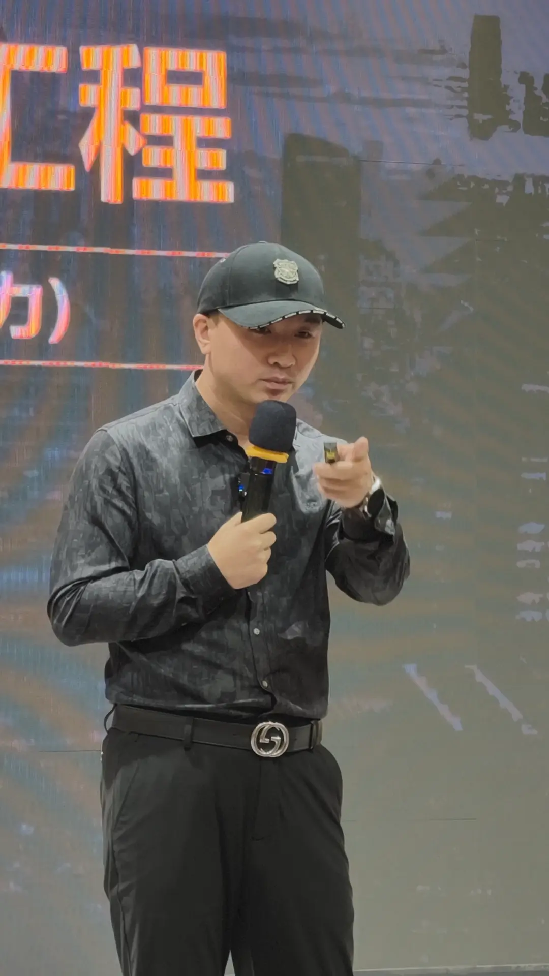 我微信里客户不少，但一谈钱就沉默，私域辅导能解决这个问题吗？儿童影楼私域运营